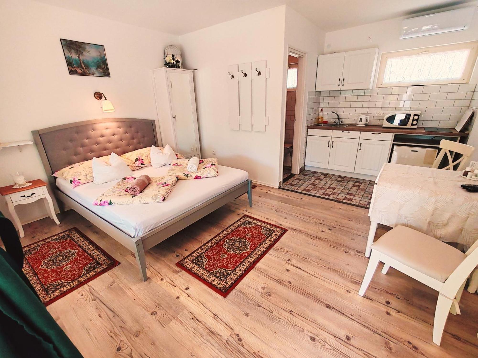 Elisoria Apartments แชร์สเซกโตไม ภายนอก รูปภาพ